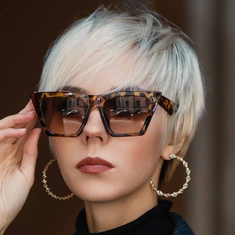 Kurzhaarfrisuren Frauen Frech 2023 Mit Brille Der Ultimative Guide Fur Einen Stylischen Look